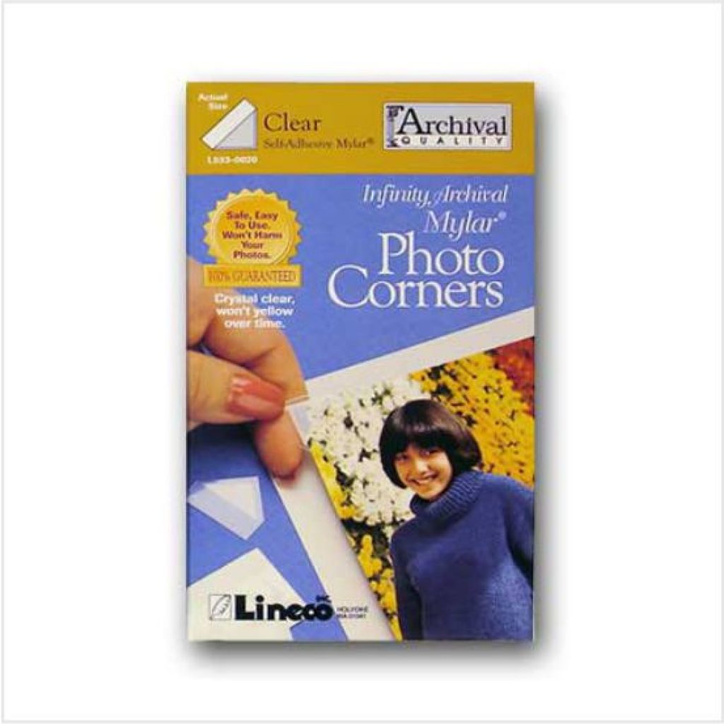 Cantoneiras de Mylar com qualidade de conservação, transparente e finas.

Ideal para suporte de fotografias e obras em papel de pequeno porte.

Possui selo PAT.Cantoneira de 1,27cm

Caixa com 240 unidades