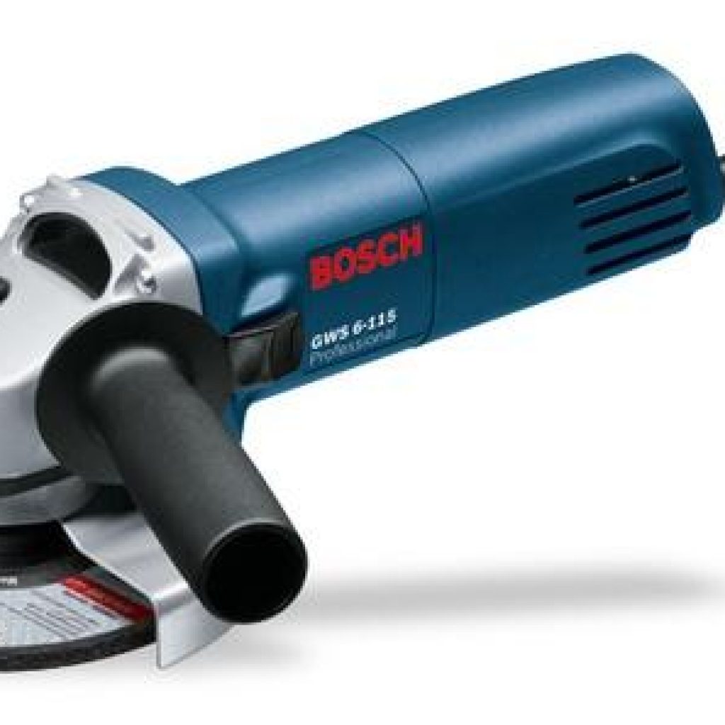Segurança: capa de proteção com parafuso, não se desloca em caso de quebra do disco.

Escovas de carvão autodesligantes (maior proteção para o motor).

Estator com proteção extra para maior vida útil.

Potencia: 670 W

N° de rotações (sem carga) : 11.000 r.p.m.

Eixo: M 14

Ø do disco: 115 mm

Ø do disco: 4 1/2 ”

Peso: 1,4 kg