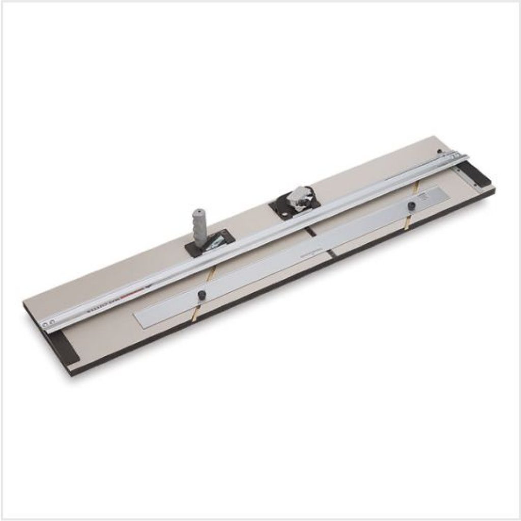 Cortador de passepartout Logan 450.

Régua para corte chanfrado e reto com acabamento preciso e perfeito.
Possui marcador de bordas, jogo de lâminas e DVD com instruções de uso em inglês.
Dimensões do pacote 116,8 x 29,2 x 8,3 cm
Dimensões do produto 89 x 20,5 x 1,4 cm ; 3,58 Kg
Peso do envio 7,3 Kg
Número do modelo 450-1