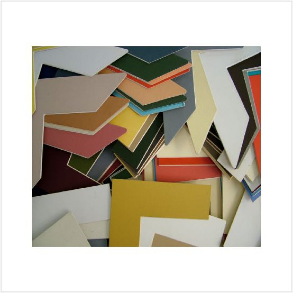 Grande variedade de cores de Passe-partout importado de excelente qualidade..

Tamanhos: 82.0 x 102.0 / 82.0 x 120.0 / 102.0 x 152.0